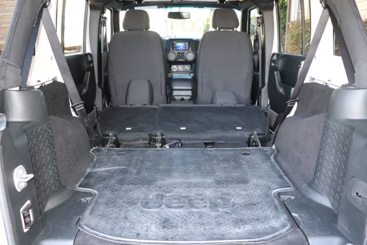 Used 2018 Jeep Wrangler Unlimited Sport S AWD/4WD image 42