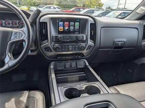 Used 2018 Chevrolet Silverado 1500 LTZ Z71 w/ LTZ Plus Package AWD/4WD image 19