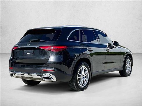Used 2026 Mercedes-Benz GLC 300 image 2