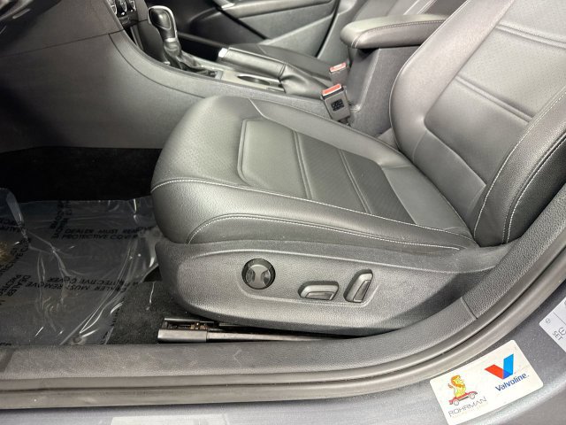 Used 2020 Volkswagen Passat 2.0T SE FWD image 20