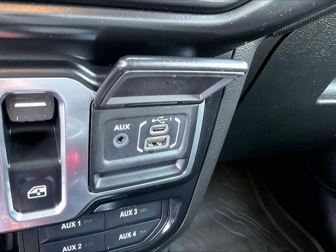 Used 2022 Jeep Wrangler Sport AWD/4WD image 30