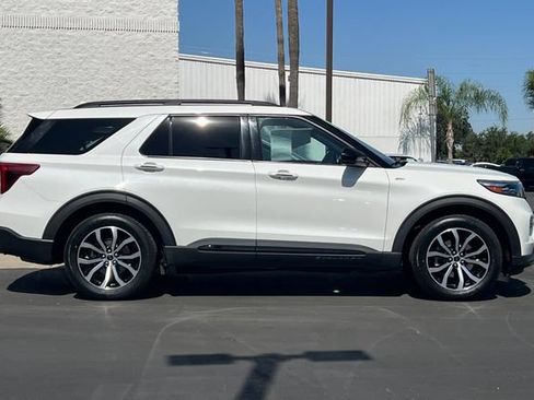Used 2022 Ford Explorer ST-Line w/ Class IV Trailer Tow Package AWD/4WD image 3
