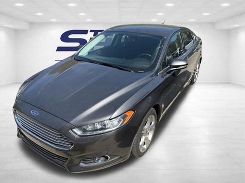 Used 2016 Ford Fusion SE w/ Equipment Group 201A image 10