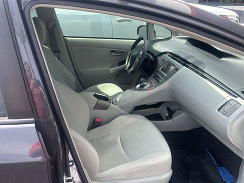 Used 2013 Toyota Prius Two FWD image 6