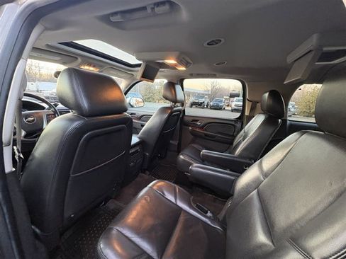 Used 2014 Chevrolet Suburban LTZ image 14
