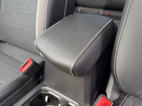 Used 2024 Volkswagen Taos SE w/ Panoramic Sunroof Package image 35