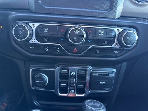 Used 2021 Jeep Wrangler Unlimited Sport image 22