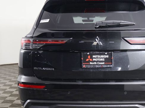 New 2026 Mitsubishi Outlander ES FWD image 14