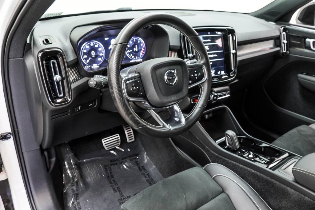 Used 2021 Volvo XC40 T5 R-Design w/ Protection Package Premier AWD/4WD image 21