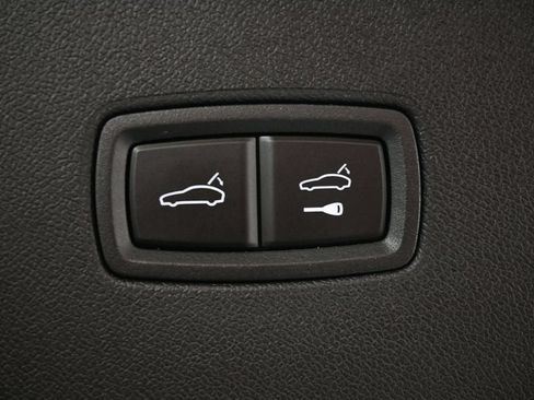 Certified 2026 Porsche Cayenne AWD/4WD image 33