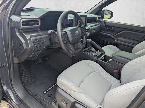 Used 2025 Toyota Tacoma SR5 AWD/4WD image 9