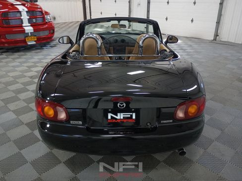 Used 1999 MAZDA MX-5 Miata RWD image 16