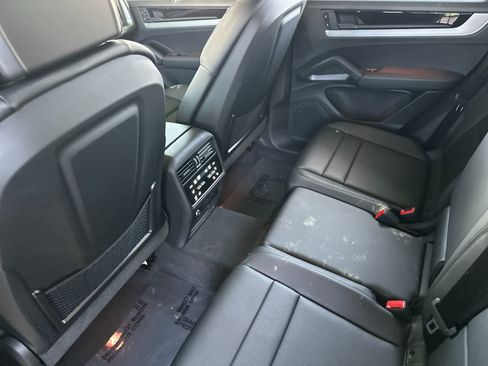 Certified 2026 Porsche Cayenne AWD/4WD image 13