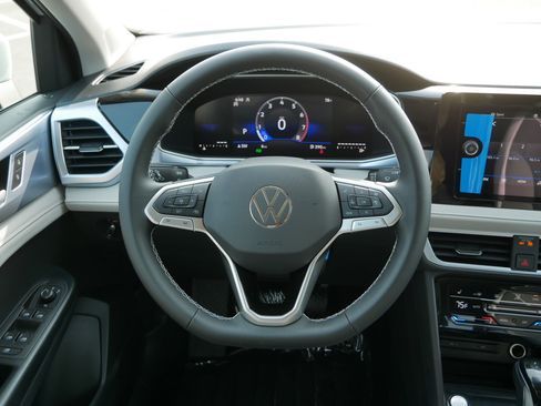 New 2025 Volkswagen Taos SE image 11