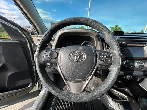 Used 2018 Toyota RAV4 LE w/ All Weather Liner Package AWD/4WD image 11
