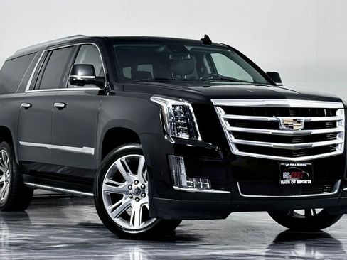 Used 2020 Cadillac Escalade ESV Premium Luxury AWD/4WD image 2