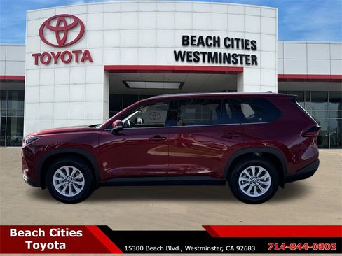 Certified 2025 Toyota Grand Highlander FWD image 7