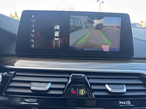 Used 2018 BMW 530i xDrive image 25