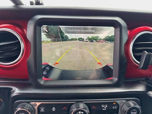 Certified 2021 Jeep Gladiator Rubicon AWD/4WD image 27