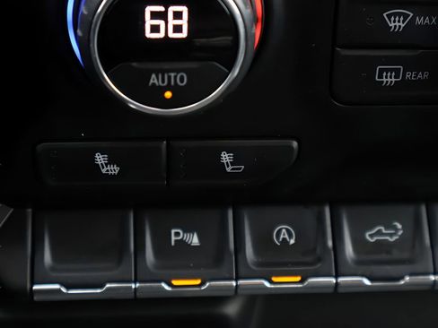 Used 2021 Chevrolet Silverado 1500 LT Trail Boss w/ Convenience Package II AWD/4WD image 27