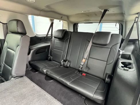 Used 2019 Chevrolet Suburban LT image 25