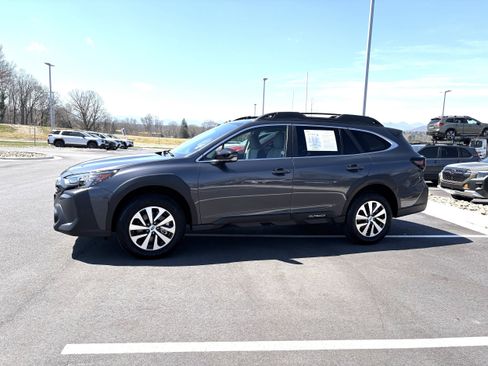 Certified 2025 Subaru Outback Premium AWD/4WD image 4