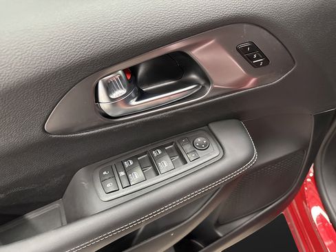 New 2026 Chrysler Pacifica Select AWD/4WD image 28