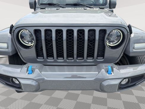 Used 2023 Jeep Wrangler Unlimited Sahara AWD/4WD image 5