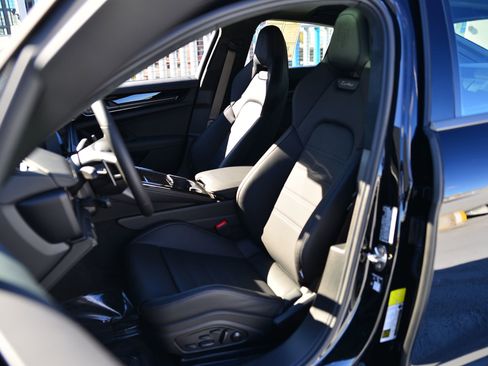 Certified 2026 Porsche Panamera Turbo image 13