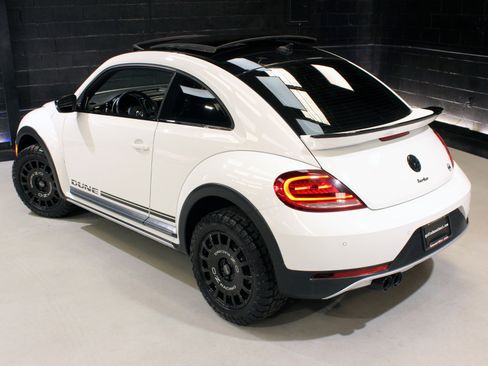 Used 2017 Volkswagen Beetle 1.8T Dune w/ Dune Technology Package image 18