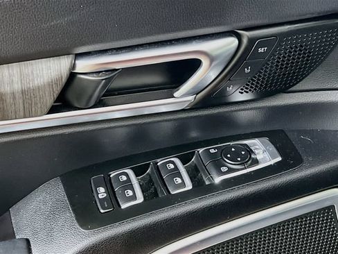 Used 2024 Kia Telluride SX Prestige AWD/4WD image 9