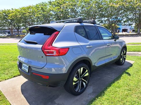 Used 2024 Volvo XC40 B5 Ultimate w/ Protection Package Premier AWD/4WD image 5