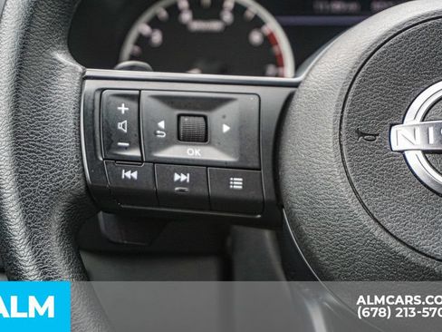 Used 2024 Nissan Rogue SV FWD image 29