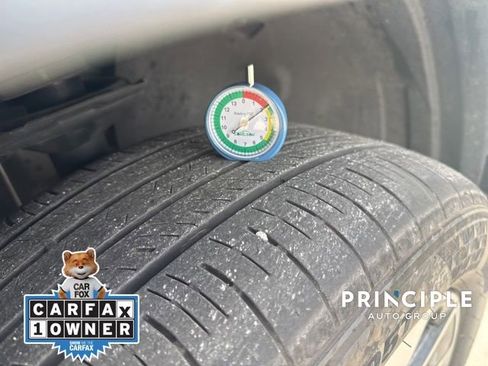 Used 2025 Volkswagen Atlas SE image 12