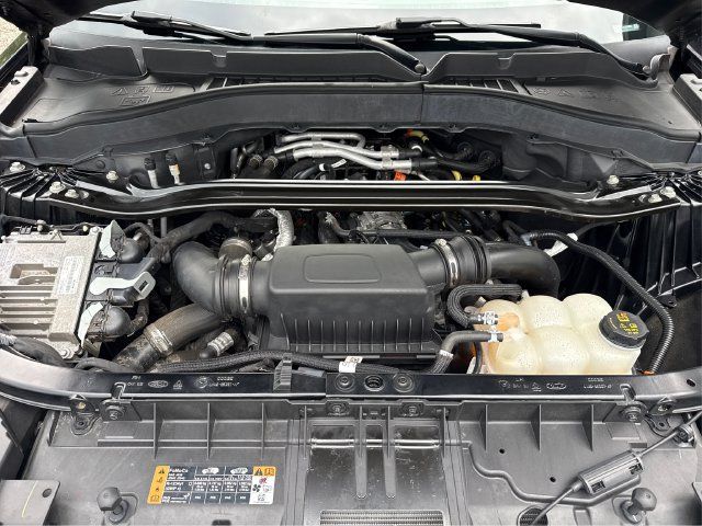 Used 2020 Ford Explorer Platinum w/ Premium Technology Package AWD/4WD image 27