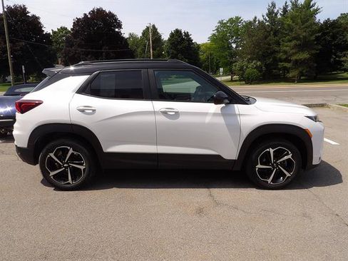 Used 2022 Chevrolet TrailBlazer RS w/ Sun and Liftgate Package AWD/4WD image 6