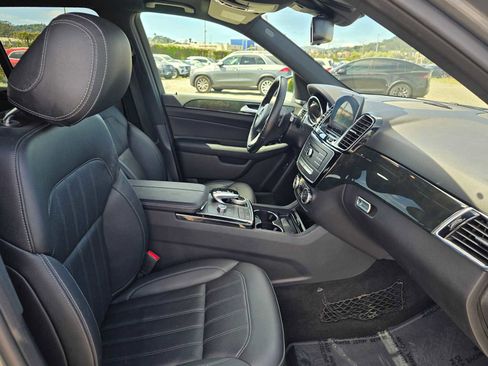 Used 2019 Mercedes-Benz GLE 400 4MATIC image 13
