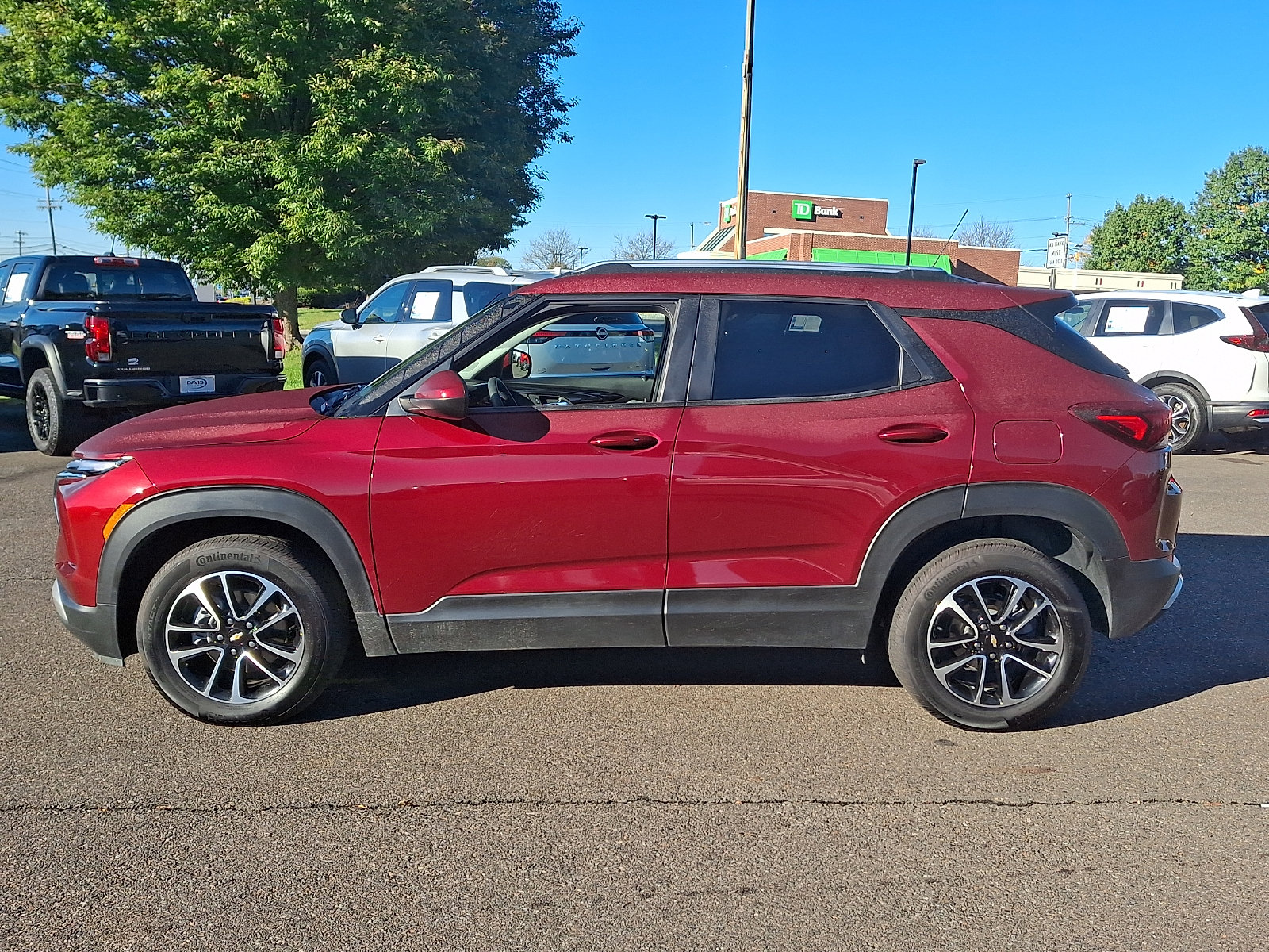 Used 2025 Chevrolet TrailBlazer LT AWD/4WD image 7