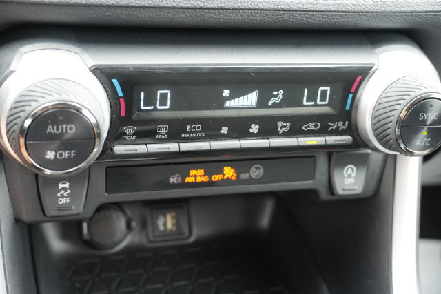 Used 2024 Toyota RAV4 XLE AWD/4WD image 34