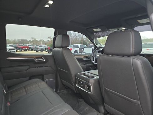 Used 2023 Chevrolet Silverado 1500 High Country w/ Technology Package image 14