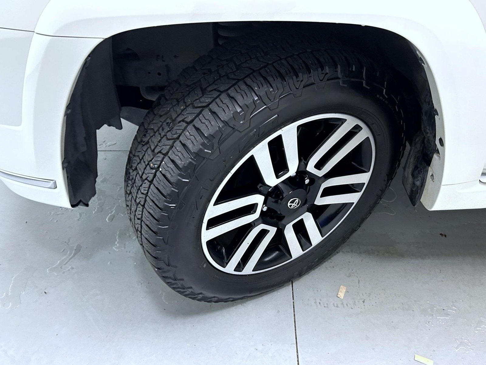 Used 2023 Toyota 4Runner Limited AWD/4WD image 23