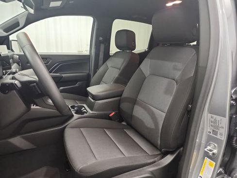 Used 2024 Chevrolet Colorado Trail Boss w/ Technology Package image 16