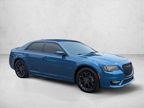 Used 2022 Chrysler 300 Touring L w/ Comfort Group AWD/4WD image 3