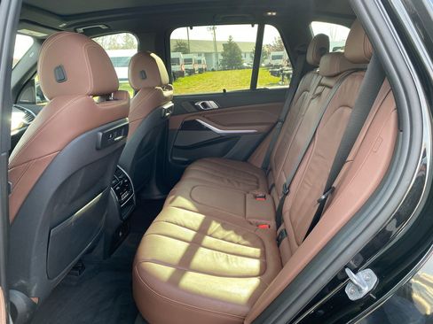 Used 2019 BMW X5 xDrive40i w/ Executive Package image 29