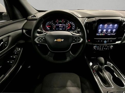 Used 2023 Chevrolet Traverse LT FWD image 7