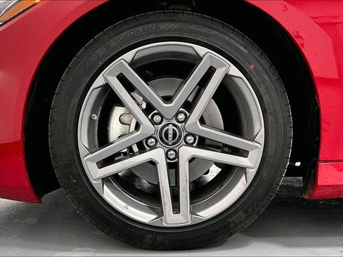 Used 2025 Nissan Z Sport w/ Floor Mat Package image 11