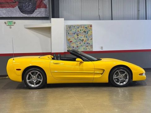 Used 2003 Chevrolet Corvette Convertible w/ Preferred Equipment Group1 RWD image 72