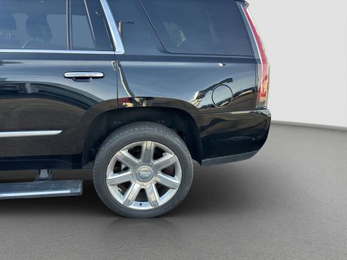 Used 2020 Cadillac Escalade Premium Luxury AWD/4WD image 12