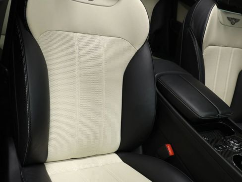 Used 2019 Bentley Bentayga image 90