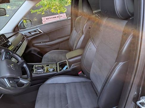 Used 2024 Mitsubishi Outlander SE FWD image 25